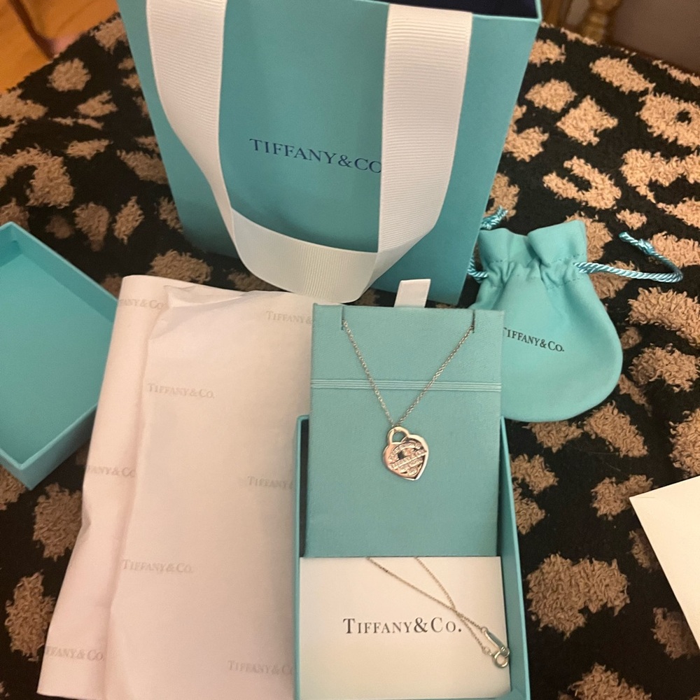 Nwt small return to Tiffany heart tag necklace 16”